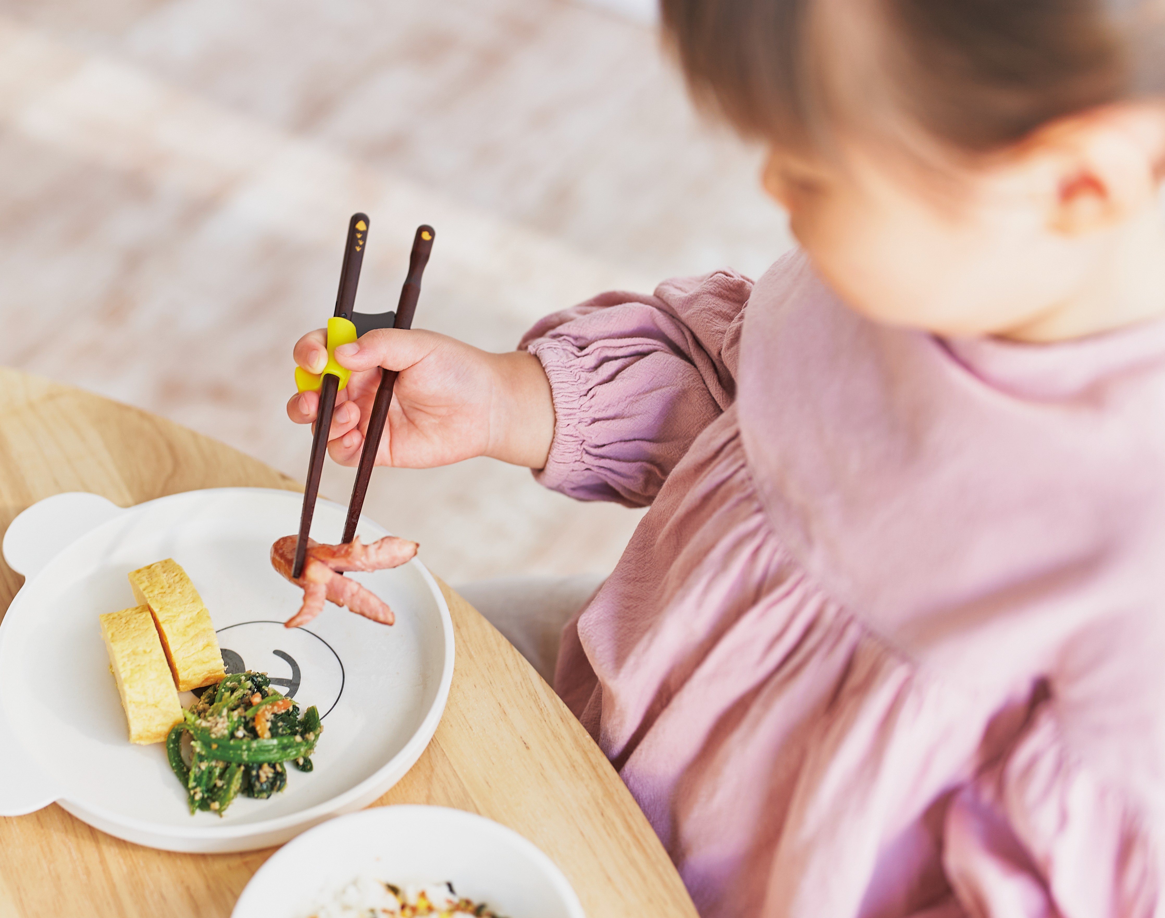 矯正箸は使わない方がいい？ 「移行できない」を防ぐ正しいお箸の持...